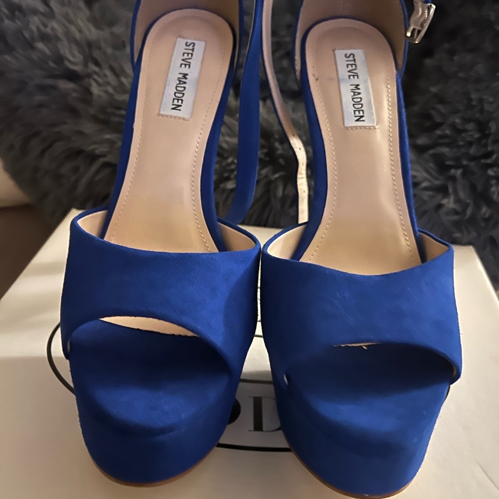 Night sexy heels bedroom or outing